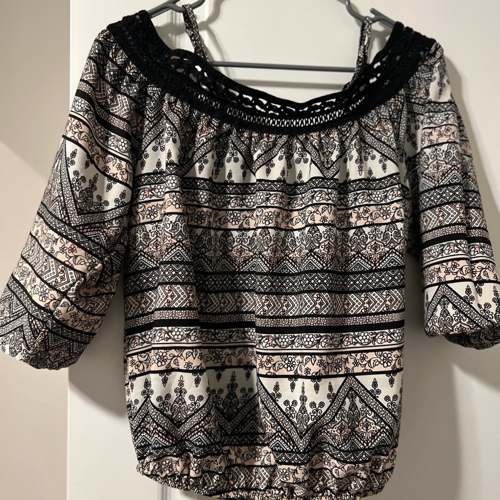Pattern off shoulders blouse - Picture 3 of 3